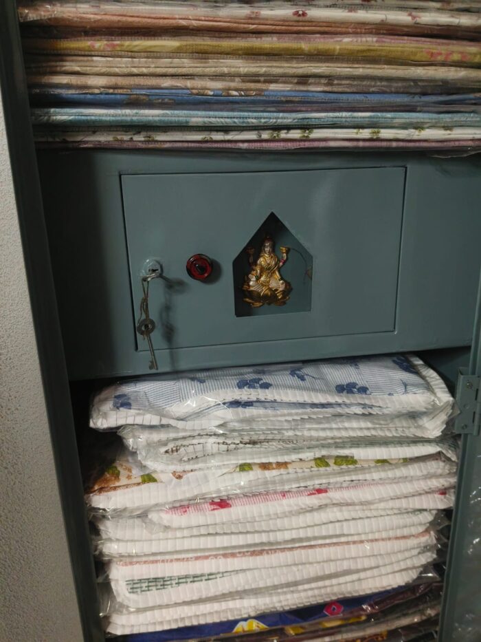 Double Door Steel Almirah – Storewell - Image 3